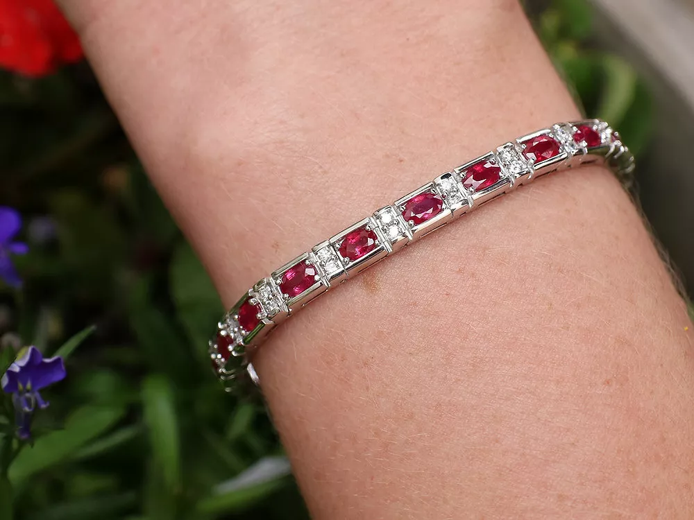 Gemco Designs 18kt White Gold Ruby Pave Diamond Bracelets at Rs 57876/piece  in Jaipur