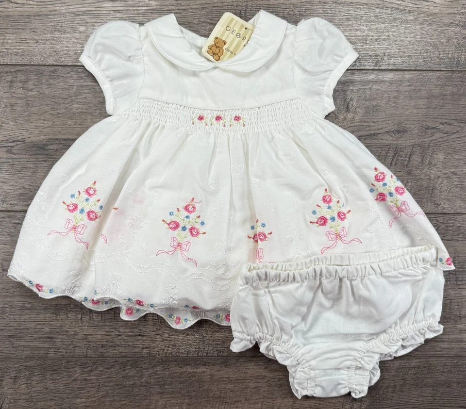 女宝宝衣服全新复古乔治 0-3 个月 2 件白色粉红色花朵蓬松连衣裙 — 第 2/4 张图片