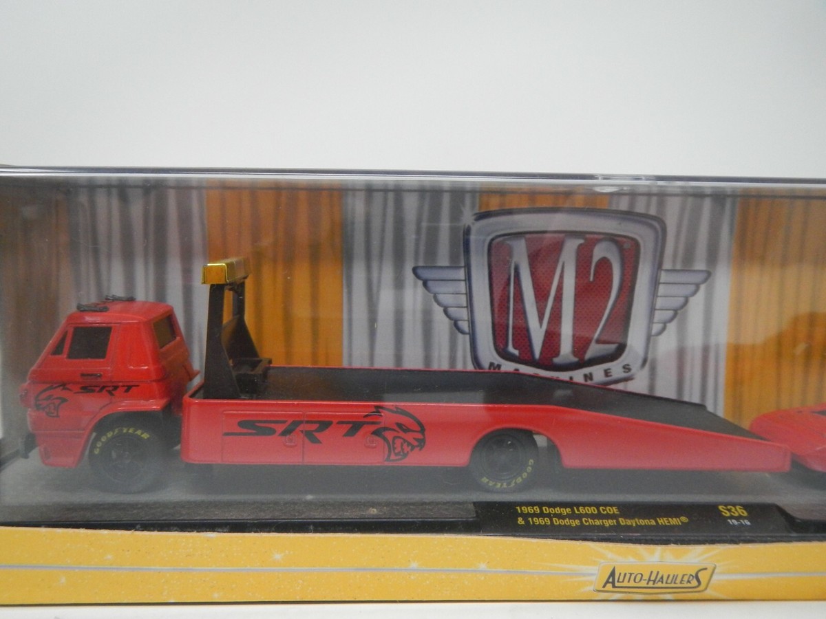 M2マシーン ダッジ L600 & ダッジ・チャージャー・デイトナ・ヘミ M2 Machines Haulers 1969 Dodge L600 COE & 1969 Dodge Charger