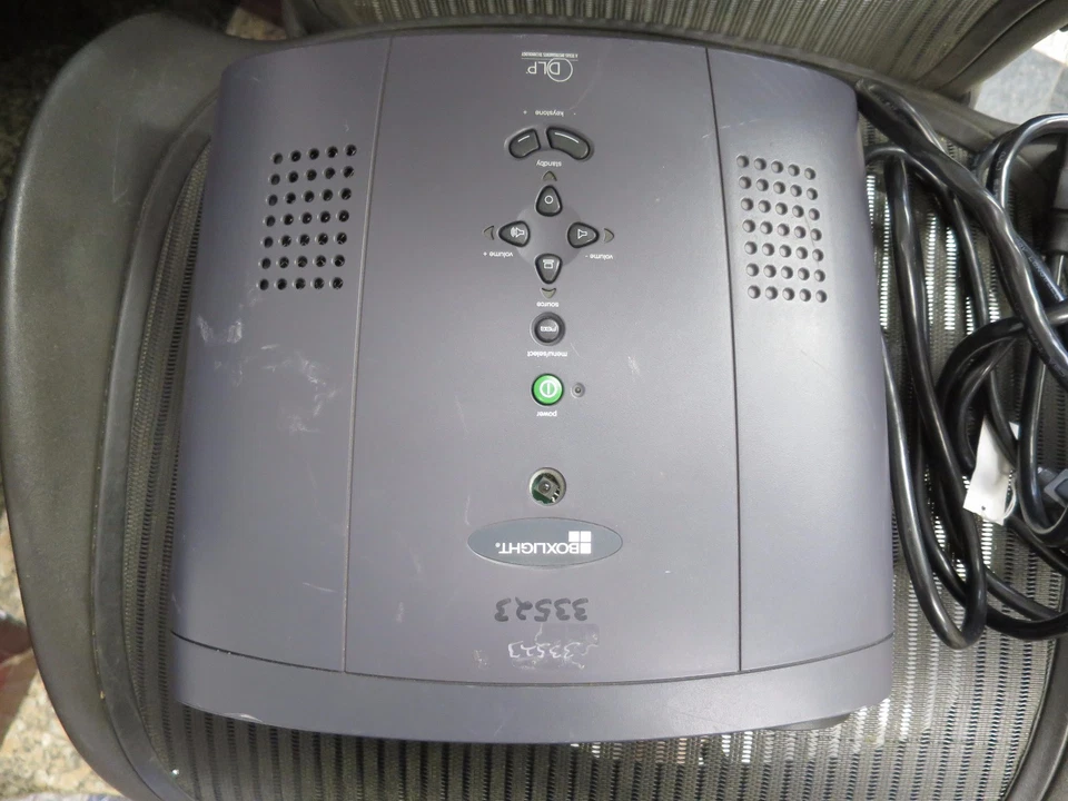 BOXLIGHT MODEL CD-600m Projector LAMP & POWER CORD + CARRY CASE 1342hrs - Image 3 of 4