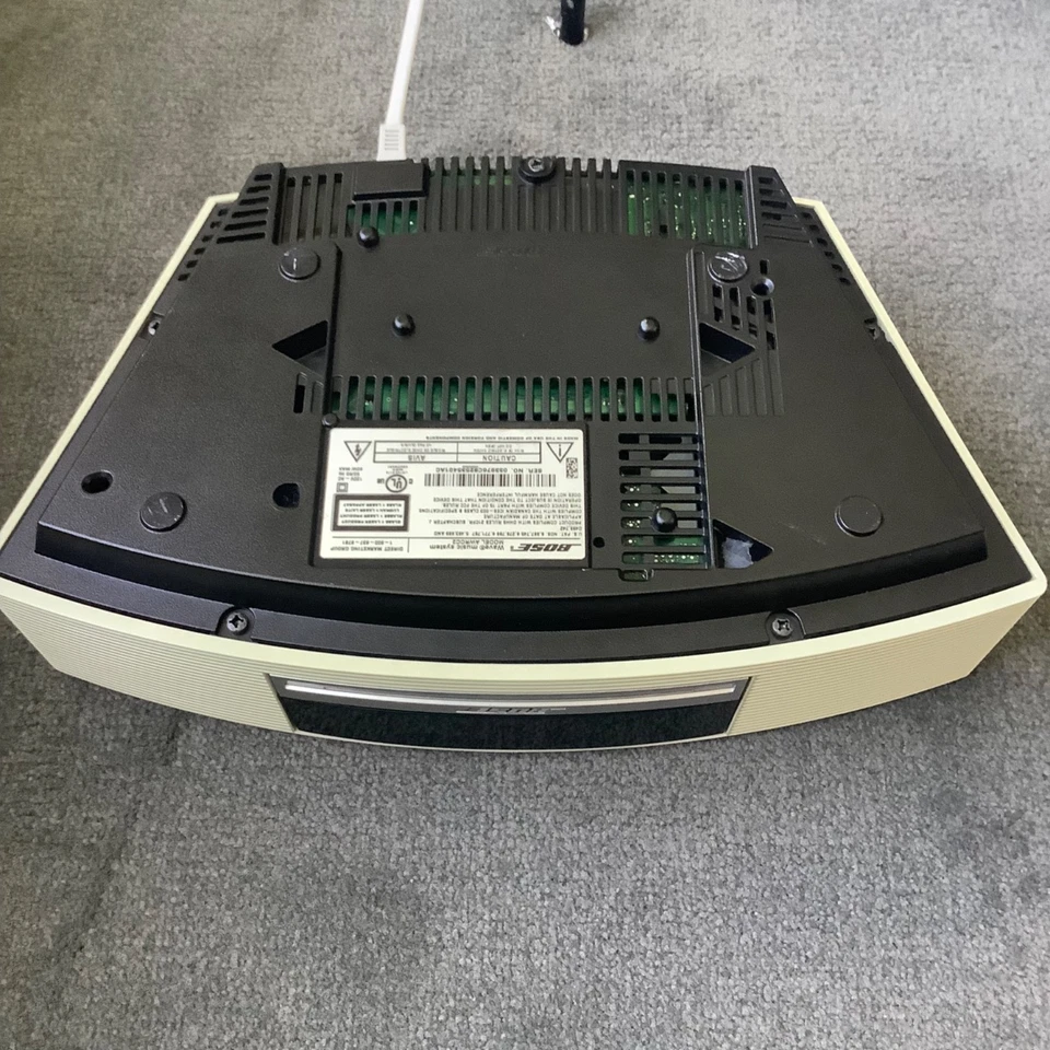 Bose Wave Music System CD Player AM/FM Radio With Remote Original Box (CD Skips) - Image 4 of 4