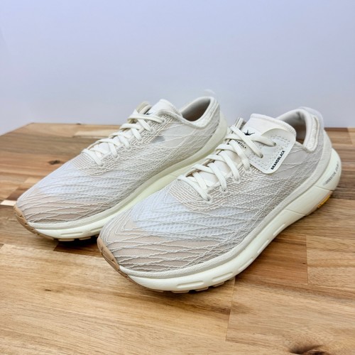 BRANDBLACK Tarantula Vibram Women's Running Shoes Cream Size 8