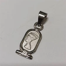Sterling 925 pendant with an engraved ancient Egyptian queen profile design