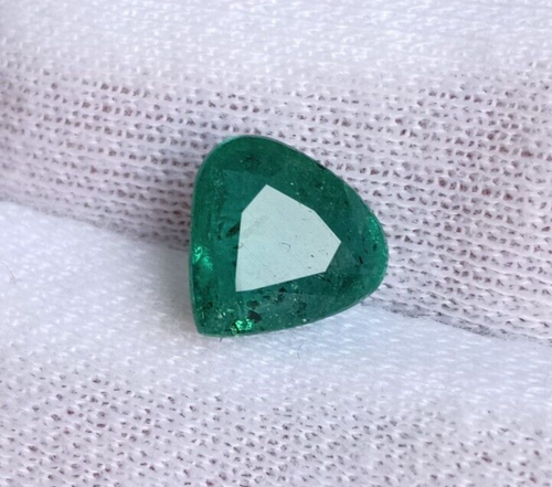 Natural Zambian Emerald Heart Shape Untreated Unheated Loose Gemstone 2.15 Ct - Picture 5 of 6