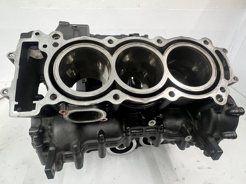 2014-2017 YAMAHA FZ09 FJ09 CRANKCASE CASES Part Number 1RC-15100-09-00 - Picture 2 of 19