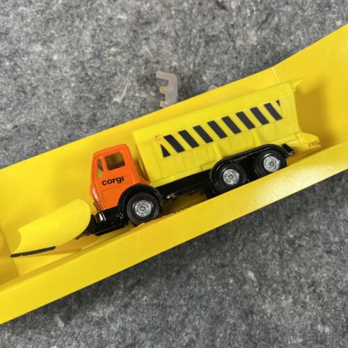 Corgi 1114 Mercedes Benz Snow Plow EXC in Damaged Box - Picture 13 of 14