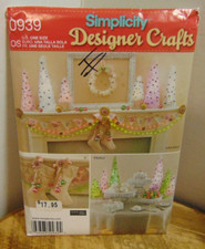 Simplicity Christmas Trees, Mantle Swag, Stocking, Wreath, Ornaments 0939 UC