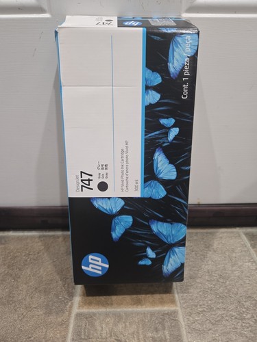 HP 747 300ml Grau DesignJet Tintenpatrone, P2V86A Aug 27