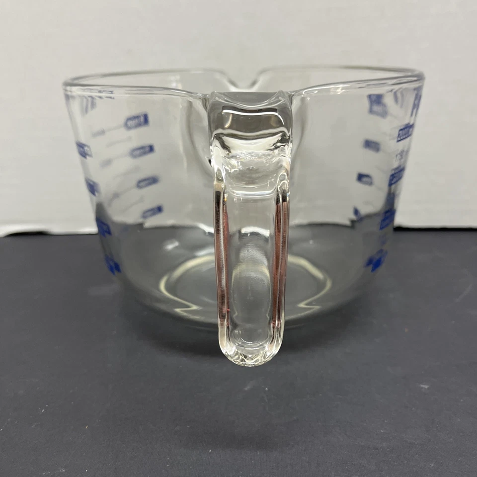 Copo de medição PYREX Corning 8 xícaras 64 oz grande 2 qt vidro estampa azul feito nos EUA - Imagem 4 de 4