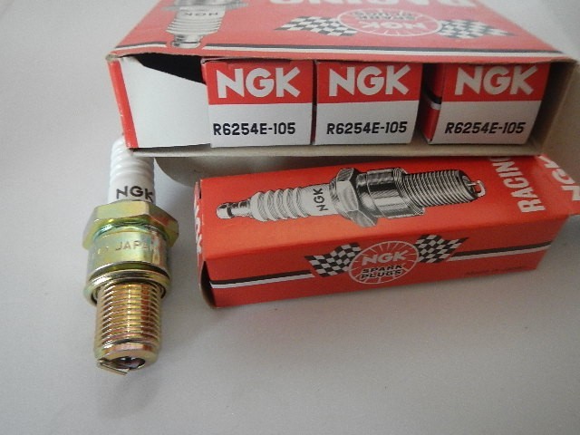 NEW NGK R6254E-105 SET OF 4 3949
