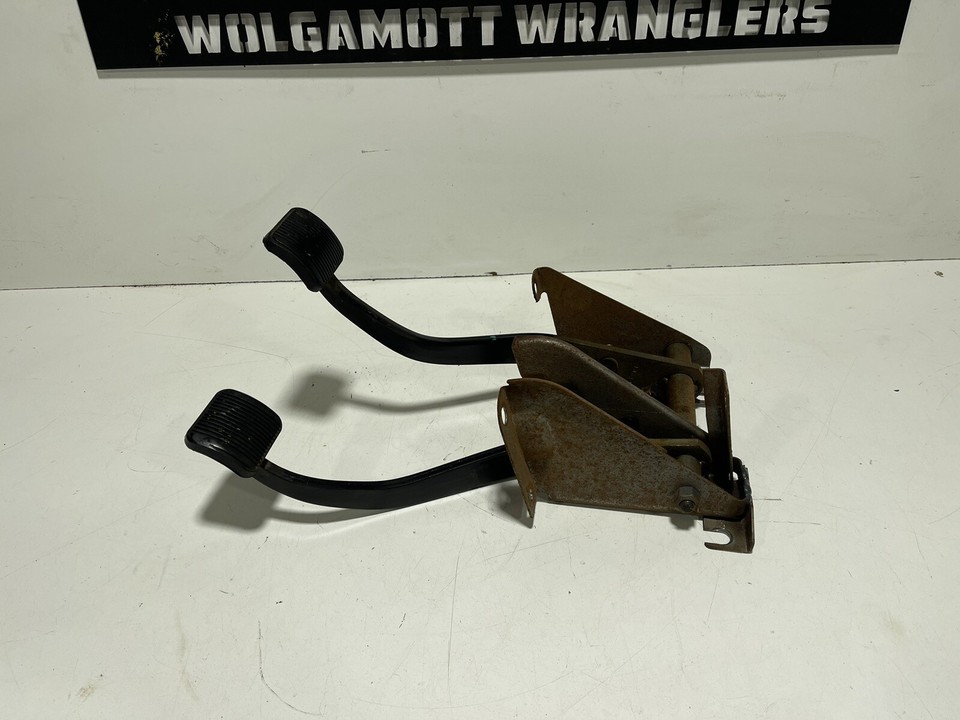 9706 TJ Jeep Wrangler MANUAL CLUTCH BRAKE PEDAL ASSEMBLY OEM CC 1LL eBay