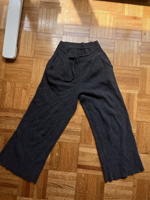 Uniqlo EZY Men's Gray Knit Tapered Casual Pants Size S Drawstring Pockets