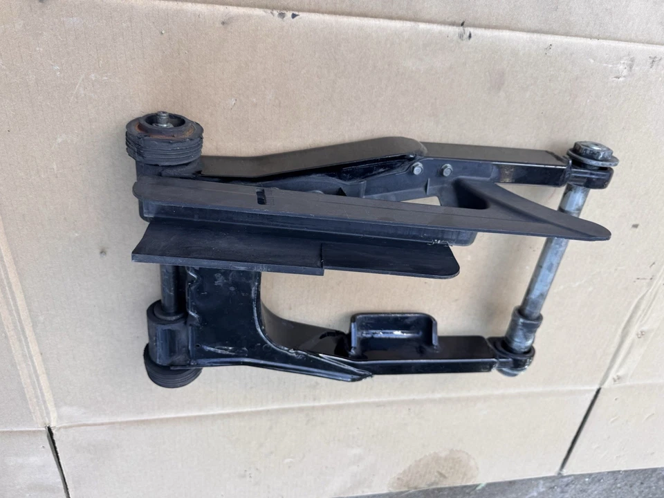 2007 Harley Davidson Road Glide FLTR Rear/Back Fork/Swingarm Assembly OEM - Image 3 of 4