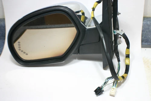 25831053 Driver OEM mirror for 2007-2008 Silverado, Sierra.