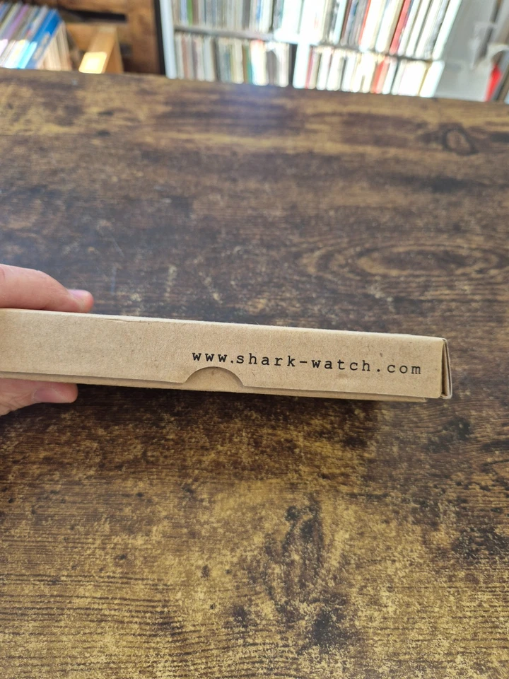 Shark Army - Reloj Hombre - M1A1 - Cara Roja y Correa - En Caja - 2014 - Necesita Batería Foto 2 de 4