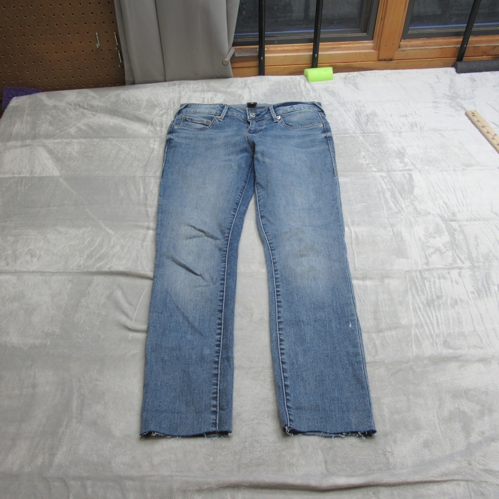 True Religion Stella Jeans Women 29x27 Medium Wash Denim Mid Rise Skinny Raw Hem