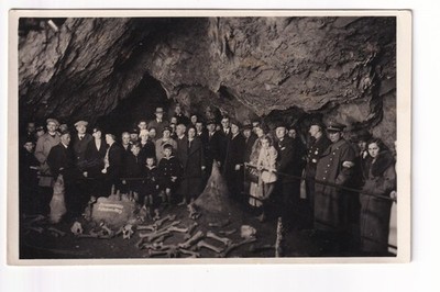AK Hermannshöhle Rübeland Harz Gruppenfoto Höhlenbärknochen NS-Zeit ungel.