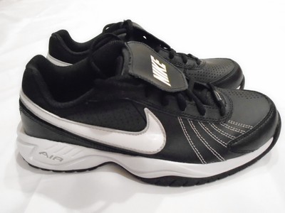 nike baseball trainers