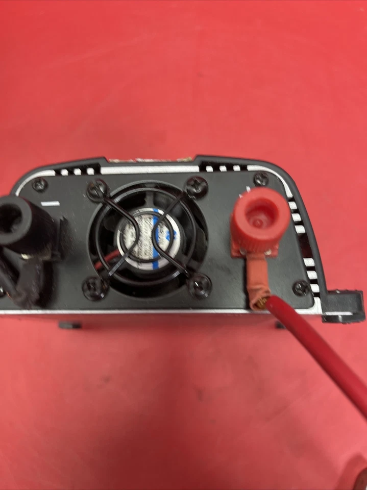 Black & Decker Power Inverter 400 watt P1400AB Type 2 - Image 3 of 4