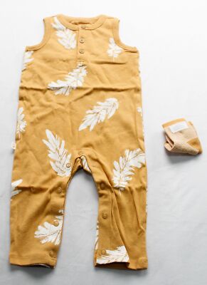 Carter's Baby's Soft 2-Piece Feather Jumpsuit & Socks Set WR4 Ochre Size 9M NWT
