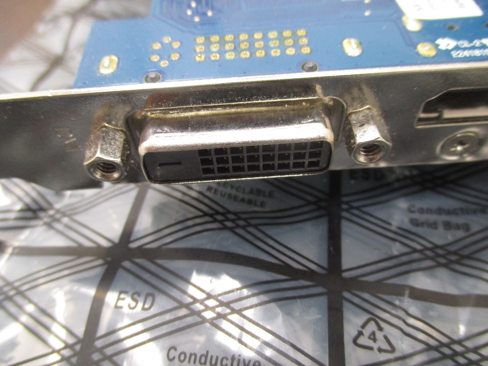 ASUS GeForce GT710 2GB DDR3 Silent Graphics Card 2016 Preowned Untested