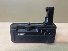 Sony VG-C2EM Vertical Battery Grip for a7 II, a7R II, and a7S II 327