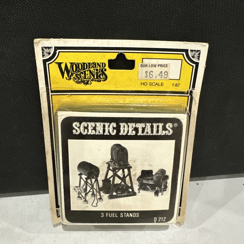 Woodland Scenics HO Scale 3 Fuel Stands Kit new old stock D-212