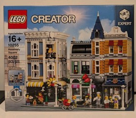 LEGO Creator Expert: 10th Anniversary Modular Building 10255 Assembly Square