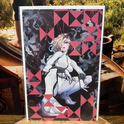 WHITE WIDOW #4 Rose Besch 1:50 Virgin Variant NM