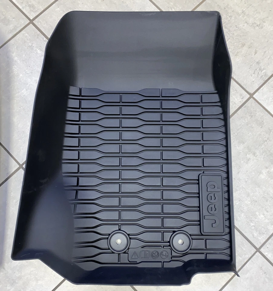 2022-26 Jeep Grand Cherokee New Body WL74 PHEV All Weather Floor Mats 82216025AC Foto 3 de 4