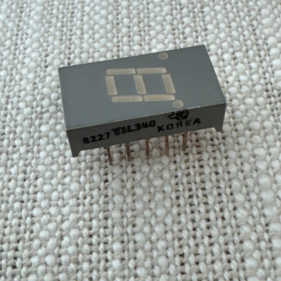 TIL340 TI TIL 340 TEXAS INSTRUMENTS ALPHANUMERIC LED VINTAGE Gray 10 Pin Rare - Image 2 of 4