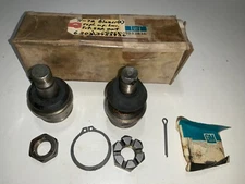 1970 -1972 CHEVROLET TRUCK 4WD BLAZER FRONT AXLE HUB SOCKET KING PIN NOS 3953836