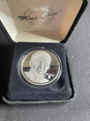 Kobe Bryant Silver HIGHLAND MINT Collector Coin 1 Troy oz. Edition #0694 | eBay