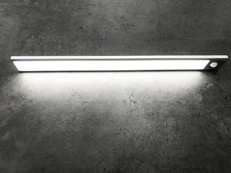 LAMPADA LED SENSORE CREPUSCOLARE RILEVA MOVIMENTO RICARICABILE 2 W LUCE BIANCA - Immagine 2 di 4