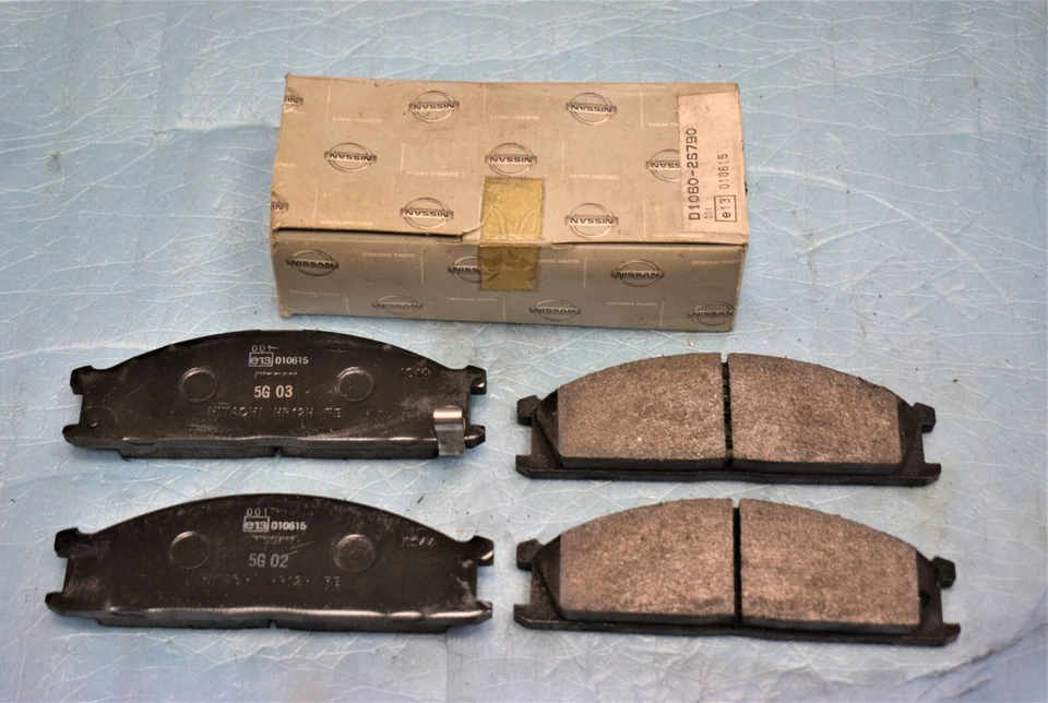 plaquettes de frein avant origine NISSAN PRAIRIE URVAN TERRANO PICK UP VANETTE - Photo 1/1