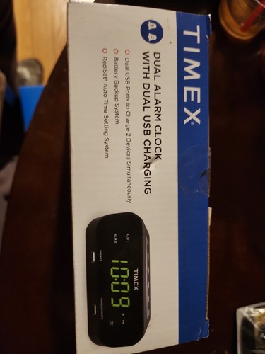 TIMEX T129BQ RediSet Dual Alarm Clock with Dual USB - Picture 2 of 5