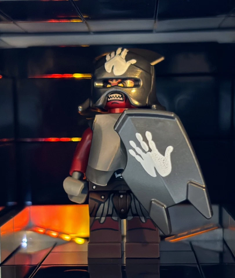 Official LEGO Uruk-hai Warrior (With shield) The Lord of the Rings lor022 - Image 2 of 4
