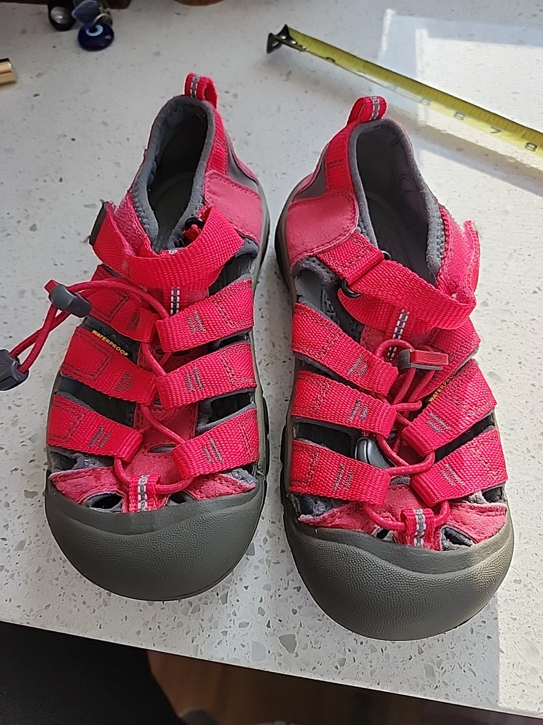 Sandali Keen scarpe acqua bambino taglia 3 rosa caldo mai usati