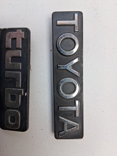 Toyota Turbo B PILLAR EMBLEM BADGE LOGO SET OEM - Picture 3 of 9