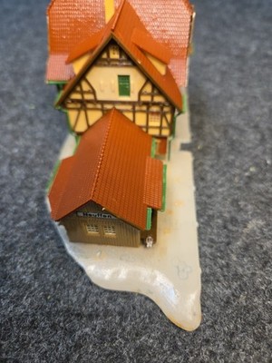 VOLLMER Z Scale # 49510 Neuffen Train Station Bahnhof Fully