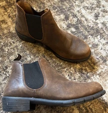 Blundstone Women’s US 9 Brown Leather Chelsea Ankle Boot Heel Basic Work