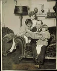 1927 Press Photo Singer Giuseppe Danise, Wife, Children Eve & Aurora, New York