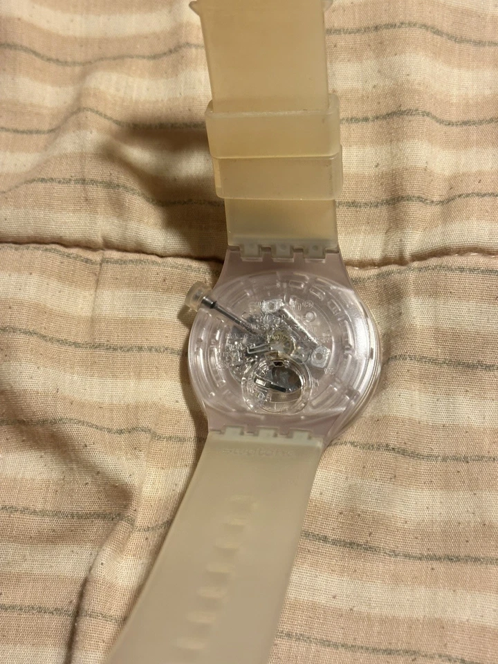 Swatch Big Bold Jellyfish Unisex Silicone Watch SO27E100 - Image 2 of 4