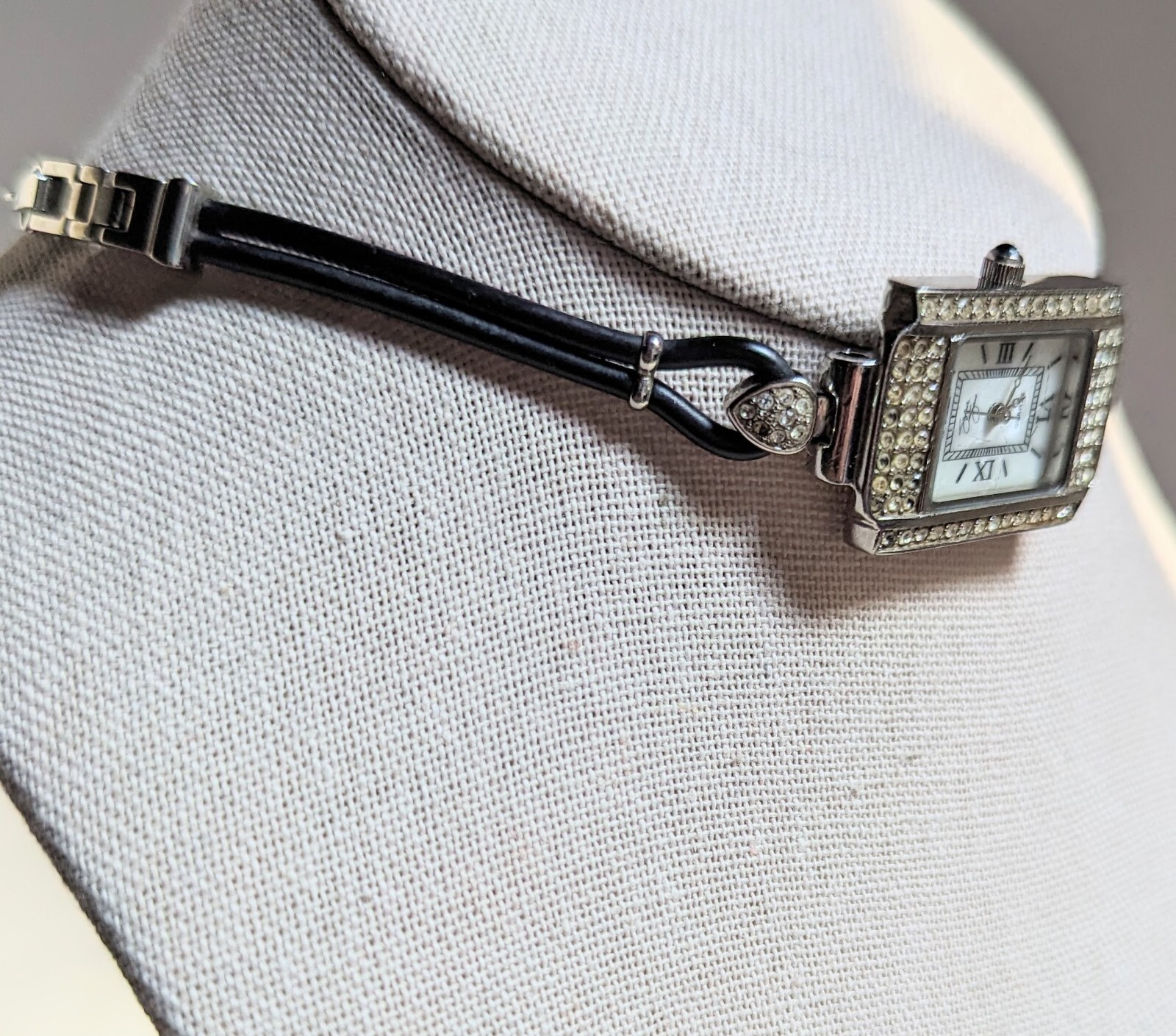 Vintage Soniro silver tone rectangular quartz wat… - image 5