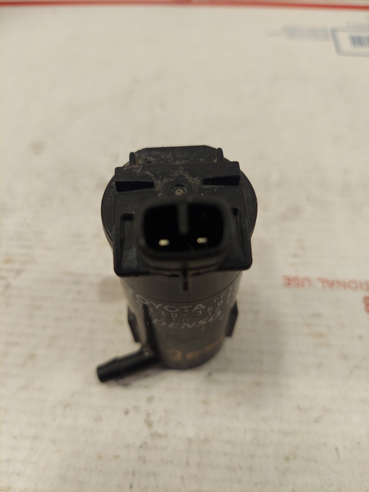 19992002 Toyota 4Runner Windshield Washer Reservoir Pump 8533035070