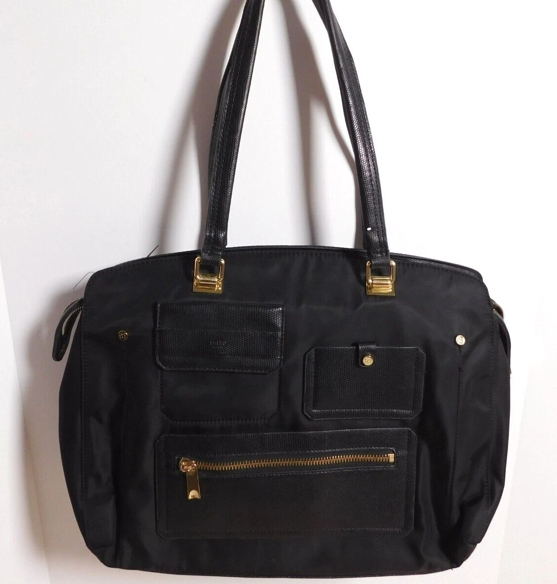 Tutilo carry shop the day