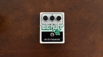 Electro Harmonix Big Muff Pi Fuzz w/Tone Wicker Effect Pedal EHX