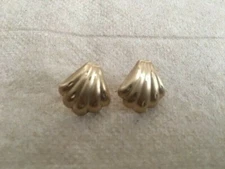 14k Yellow Gold Clam Sea Shell Jewelry Post Stud Earrings - NWOT