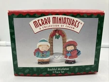 Hallmark Merry Miniatures Bashful Mistletoe 3-Piece Christmas Set 1996