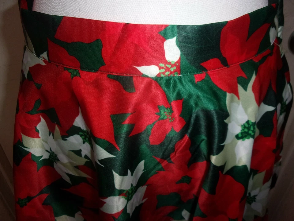 Modcloth Poinsettia Christmas "In Your Midst" Floral Skirt Sizes S,M,L (B142) - Image 3 of 4